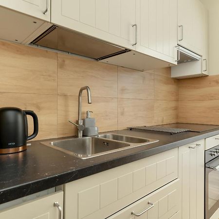 Tysiaclecia Studio Apartament Z Balkonem I Darmowym Parkingiem By Noclegi Renters Katowice Exterior photo